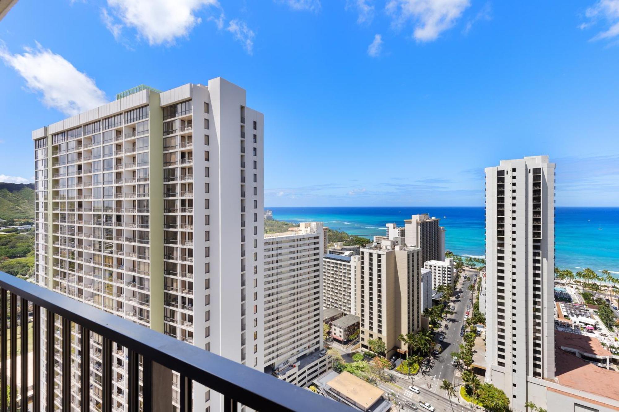 Beautifully Renovated 32Nd Floor Deluxe Ocean View Waikiki Condo Condo Honolulu Esterno foto