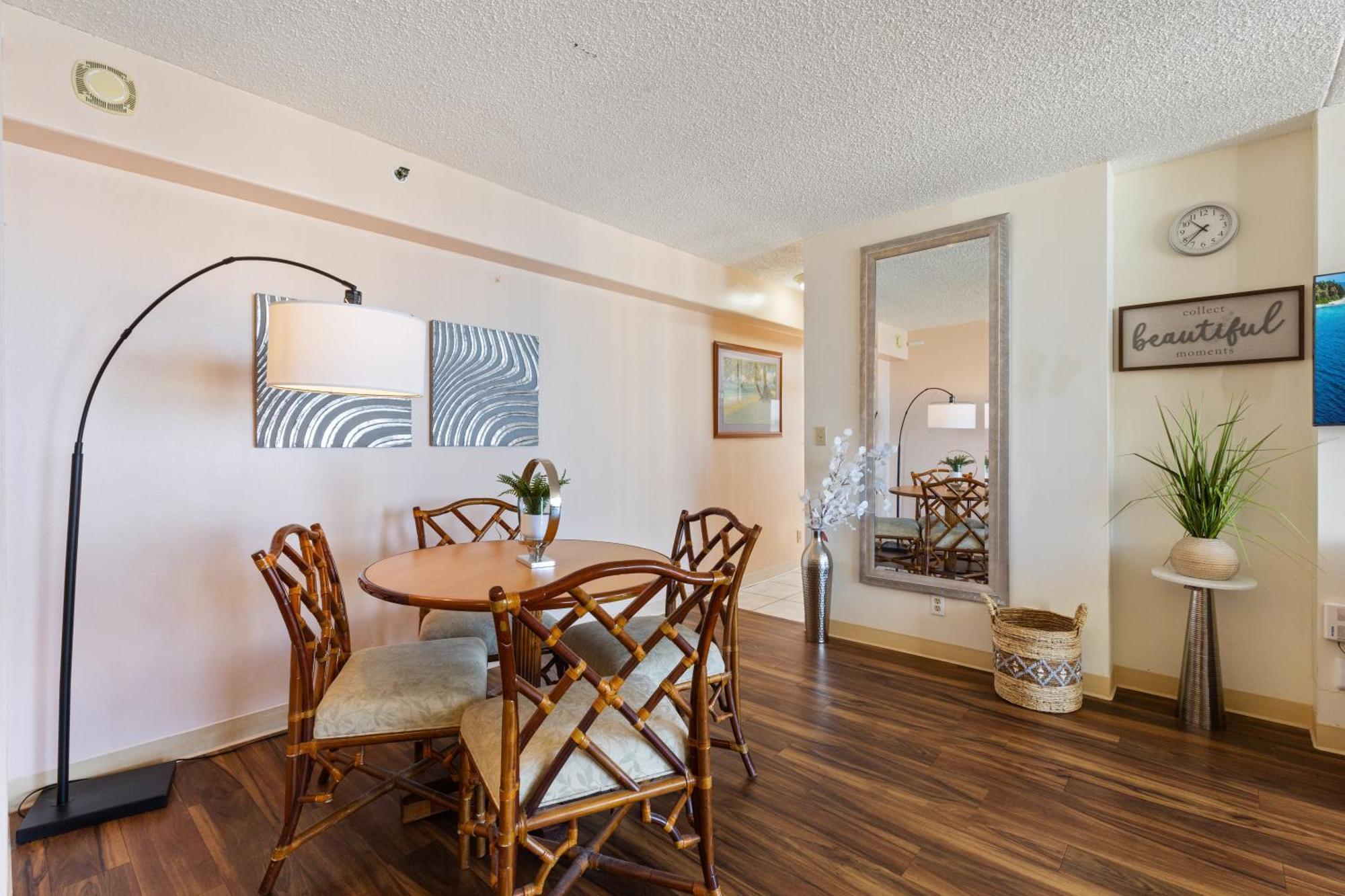 Beautifully Renovated 32Nd Floor Deluxe Ocean View Waikiki Condo Condo Honolulu Esterno foto