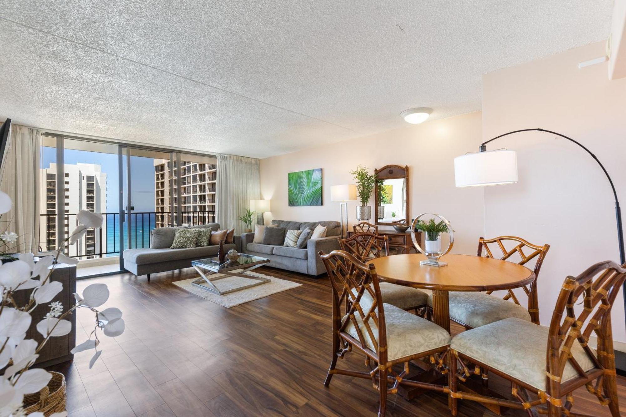 Beautifully Renovated 32Nd Floor Deluxe Ocean View Waikiki Condo Condo Honolulu Esterno foto